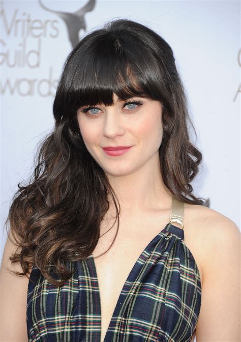 dakota johnson zooey deschanel.